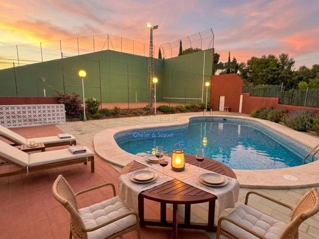 Chalet en venta en Albalat dels Tarongers. Un estilo de vida mediterráneo pensado para disfrutar todo el año. Chalets Albalat dels.