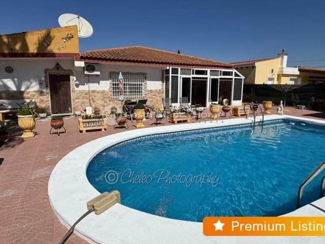 Chalet en venta en Albatera, Alicante