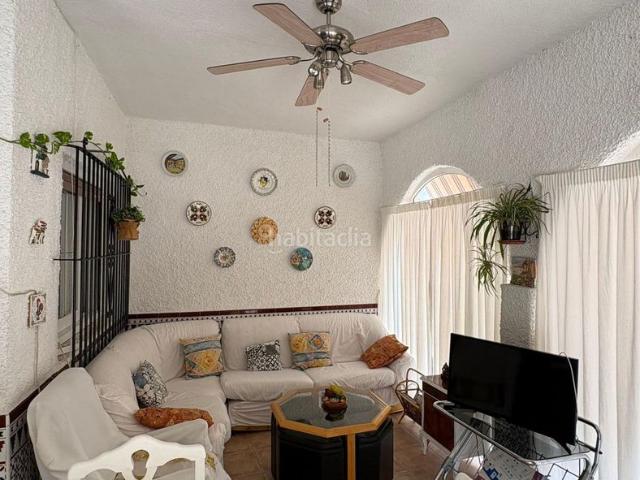 Chalet en venta en Albatera. Lomas de Albatera Tu refugio de libertad absoluta ante cualquier imprevisto. Chalets.