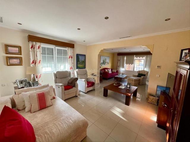 Chalet en venta en Albatera. TRES VIVIENDAS AL PRECIO DE UNA. Chalets.