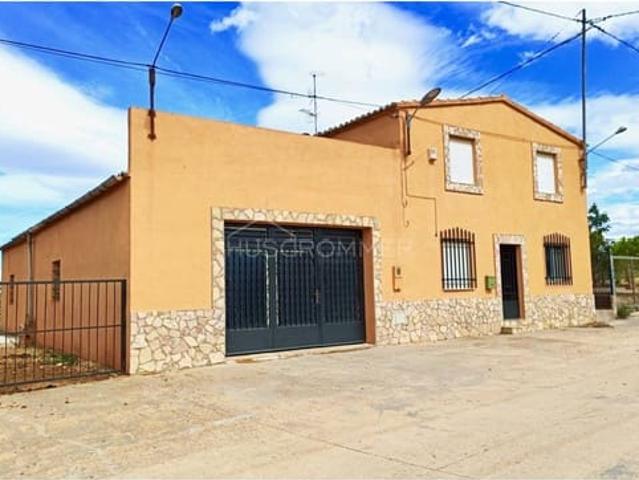 Chalet en venta en Albocàsser, Castellón