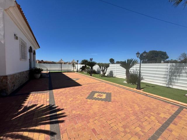 Chalet en venta en Alcantarilla. Magnífico Chalet en gran terreno en Alcantarilla. Chalets.