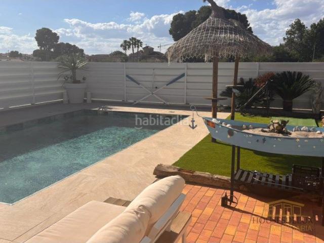 Chalet en venta en Alcantarilla. Espectacular Chalet Independiente de Lujo con Domótica, Piscina y Gran Parcela de 6.175 m en Alcantarilla. Chalets.
