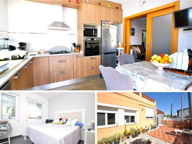 Chalet en venta en Alcanar Costa Dorada. Chalet de 4 habitaciones en Urb. MontsiaMar. Chalets.