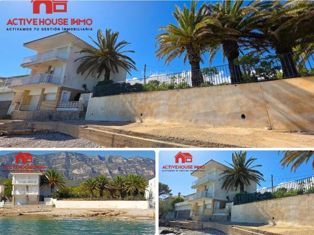 Chalet en venta en Alcanar Costa Dorada. Venta de chalet primera linea unifamiliar en Alcanar Playa. Chalets.