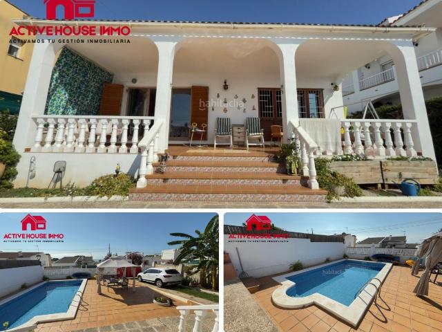 Chalet en venta en Alcanar Costa Dorada. Venta de chalet unifamiliar en Alcanar. Chalets.