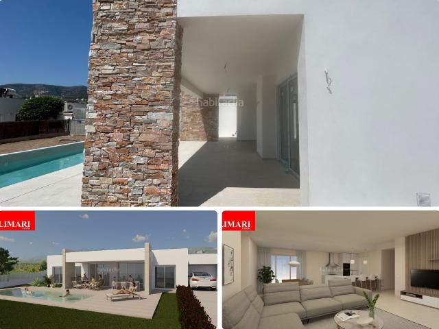 Chalet en venta en Alcanar Costa Dorada. Villa en venta en AlcanarPlatja Urb. MontsiaMar, 3 dormitorios. Chalets.