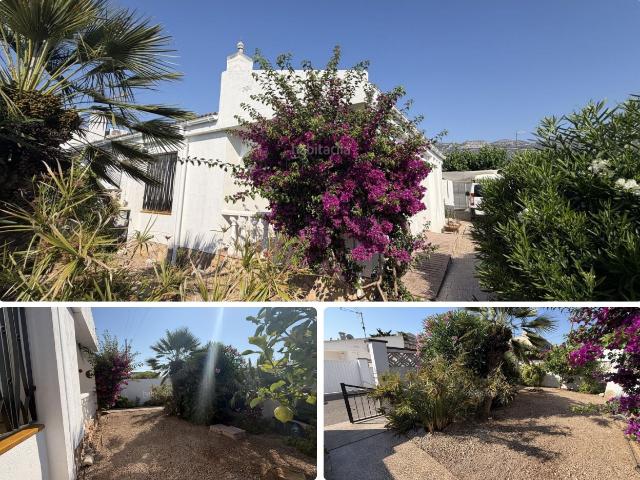 Chalet en venta en Alcanar Costa Dorada. Villa en venta en AlcanarPlatja Urb. Serramar, 3 dormitorios. Chalets.