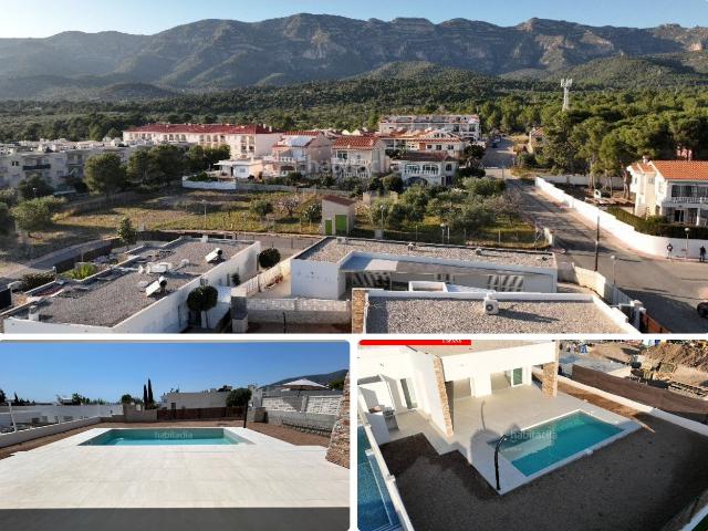 Chalet en venta en Alcanar Costa Dorada. Villa en venta en AlcanarPlatja Urb. Serramar, 3 dormitorios. Chalets.