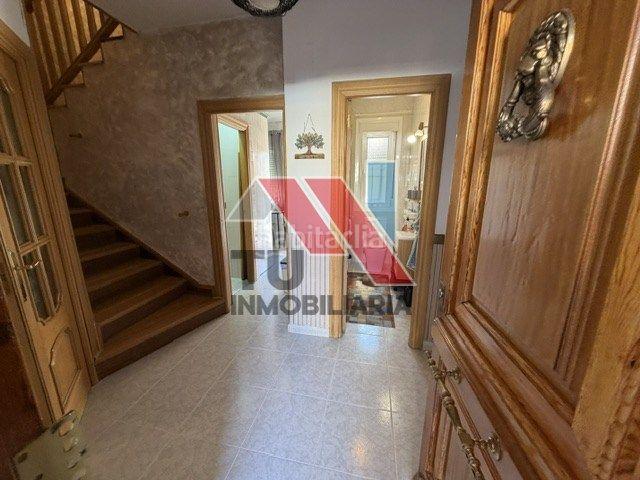 Chalet en venta en Alcabón. PARA ENTRAR A VIVIR. Chalets.