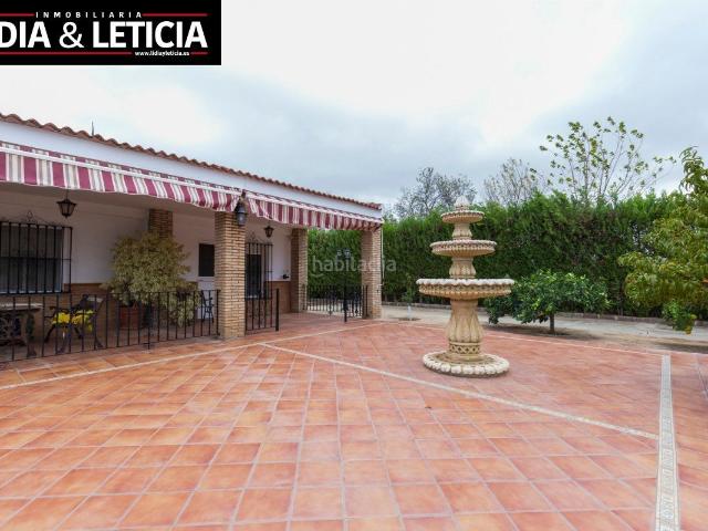 Chalet en venta en Alcalá de Guadaira, Nueva Alcalá. CHALET CON PISCINA. Chalets Alcalá de.