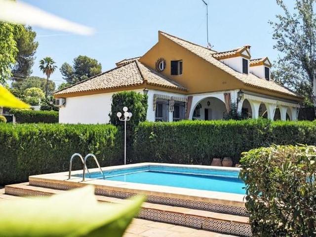 Chalet en venta en Alcalá de Guadaira, Oromana