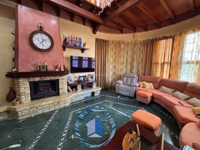 Chalet en venta en Alcalá de Guadaira, Oromana. Casa o chalet independiente en venta en Carretera de Sevilla a Utrera. Chalets Alcalá de.