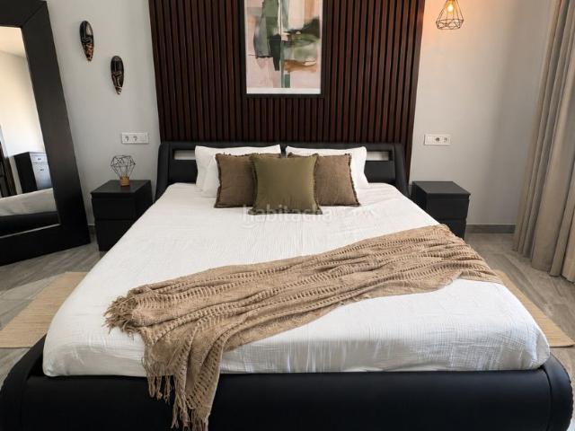 Chalet en venta en Alcalá de Guadaira, Oromana. Exclusiva villa de diseño con piscina y parcela de 1.250 m² junto a Sevilla. Chalets Alcalá de.