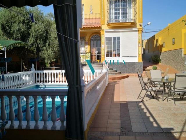 Chalet en venta en Alcalá de Guadaira, Zona Santa Lucia