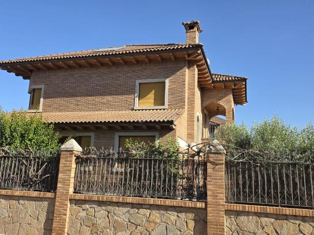 Chalet en venta en Alcalá de Henares, Colonia Bripac. Chalets Alcalá de.