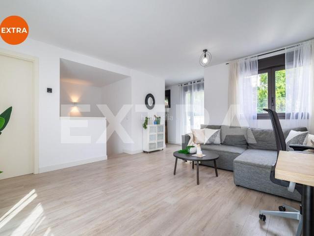 Chalet en venta en Alcalá de Henares, Rinconada. Impecable Chalet con jardín y dos terrazas de tres Plantas en La Mejor Zona de Alcalá de Henares. Chalets Alcalá de.