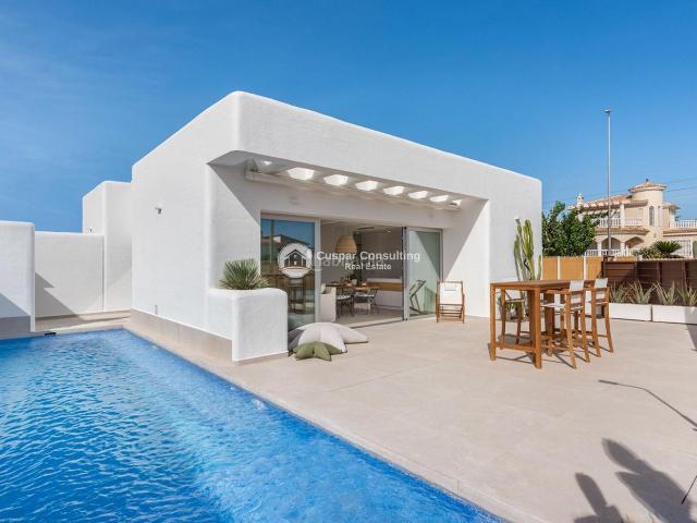 Chalet en venta en Alcázares Los, Centro. en Los Alcazares. Chalets Alcázares.