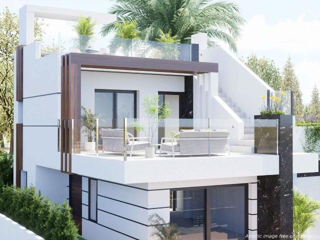 Chalet en venta en Alcázares Los, Centro. Villa 3 Dormitorios 3 Baños con Piscina Mod.Petra. Chalets Alcázares.