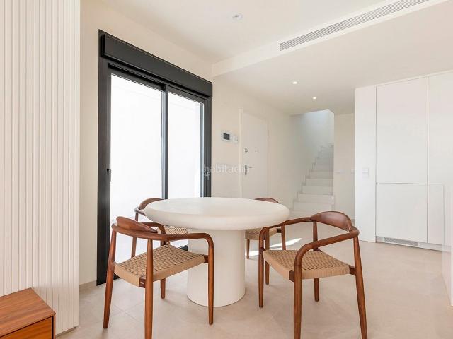 Chalet en venta en Alcázares Los, Las Lomas de Rame Bahía Bella. Villa de 3 dormitorios en venta en Los Alcázares, con piscina. Chalets Alcázares.