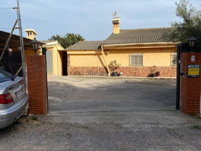 Chalet en venta en Alcora l´. Chalet independiente con piscina en gran parcela de suelo urbano. Chalets Alcora.