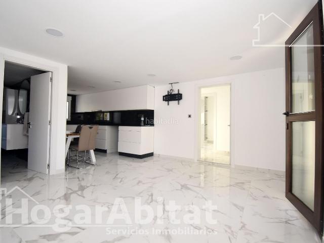 Chalet en venta en Alcora l´. ENCANTADOR CHALET! AMPLIO Y REFORMADO CON PARKING, TERRAZA Y PARCELA RÚSTICA. Chalets Alcora.