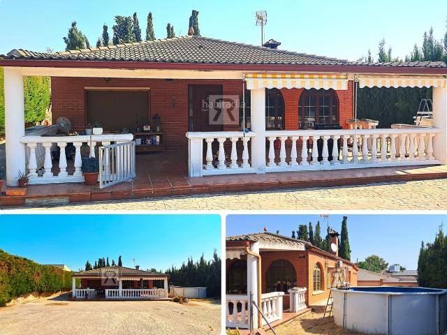 Chalet en venta en Alcover. Chalet con 1200m2 de terreno llano URB. MASIES CATALANES ALCOVER TARRAGONA. Chalets.