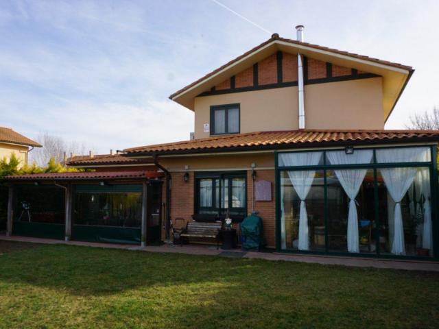 Chalet en venta en Alegría Dulantzi Álava