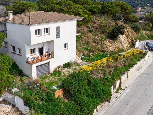 Chalet en venta en Alella. ALELLA. Infinitas posibilidades. Chalets.