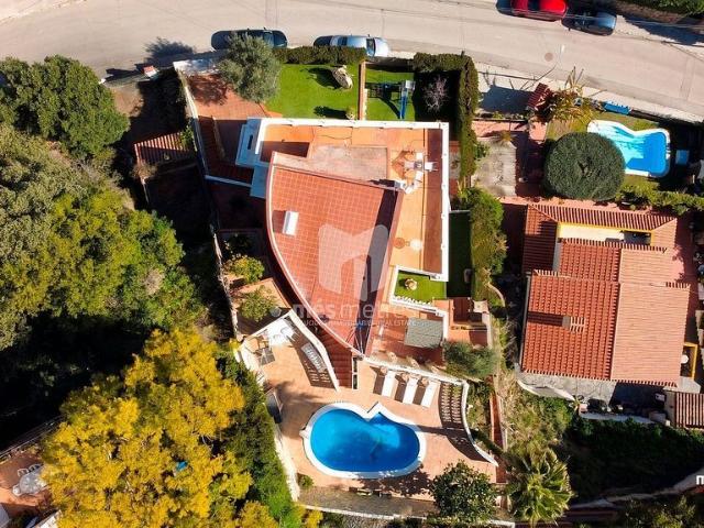 Chalet en venta en Alella, de 145 m² 4 habitaciones por 750.000
