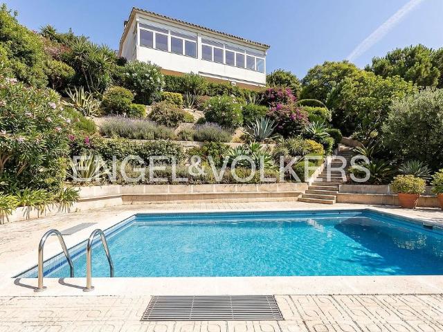 Chalet en venta en Alella, de 193 m² 3 habitaciones por 630.000