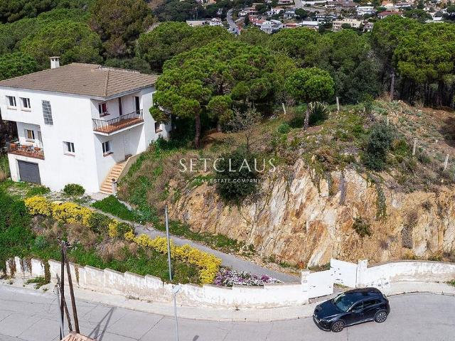 Chalet en venta en Alella, de 221 m² 5 habitaciones por 665.000