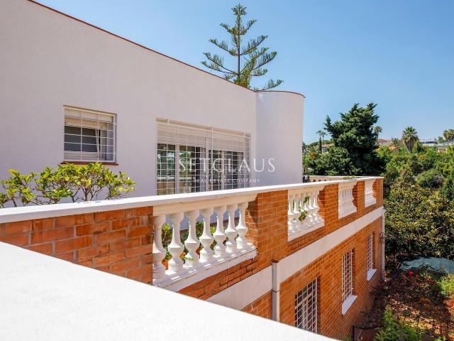 Chalet en venta en Alella. Espaciosa y con mucha luz. Chalets.