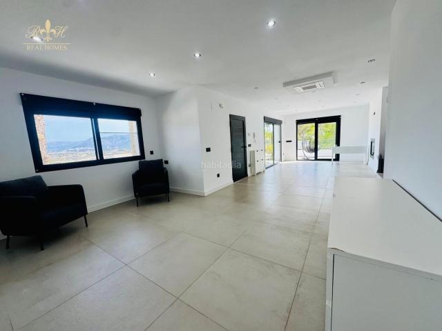 Chalet en venta en Alfàs del Pi l´, L´Albir. Exclusiva villa con vistas panorámicas, piscina y apartamentos independientes en El Albir. Chalets Alfàs del Pi.