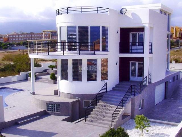 Chalet en venta en Alfàs del Pi l´, Pueblo Ubanizaciones. Fantástica villa de lujo en Alfaz del Pi. Chalets Alfàs del Pi.