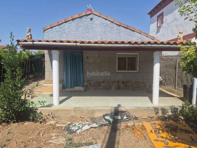 Chalet en venta en Alforque. Chalet 2 dormitorios planta calle con jardín junto piscinas. Chalets.