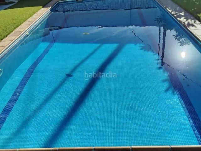 Chalet en venta en Algeciras, Los Pinos. Se vende chalet independiente de 5 dormitorios con una parcela de 1.057 m2 en la colonia San Miguel, Algeciras. Chalets.