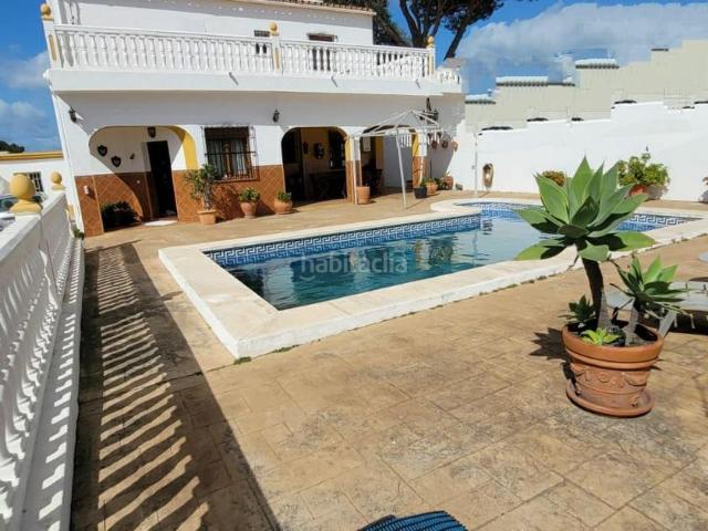 Chalet en venta en Algeciras, Los Pinos. VILLA EN LA COLONIA SAN MIGUEL. Chalets.