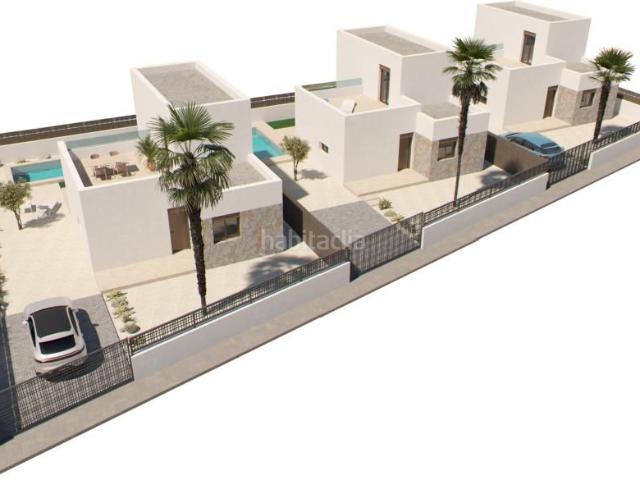 Chalet en venta en Algorfa. Villa de 3 dormitorios y 2 baños con piscina y jardín en Algorfa. Chalets.