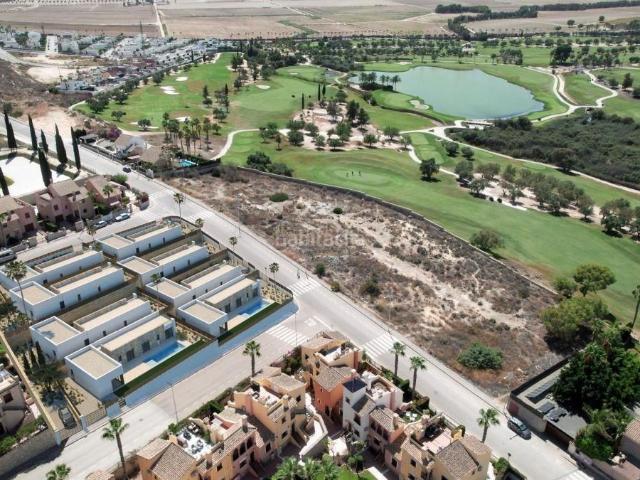 Chalet en venta en Algorfa. Villas de Lujo de 3 dormitorios, en campo de golf La Finca. Chalets.