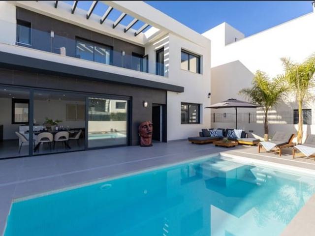 Chalet en venta en Algorfa, Alicante
