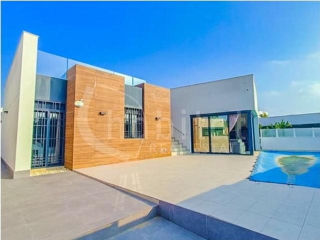 Chalet en venta en Algorfa, Alicante