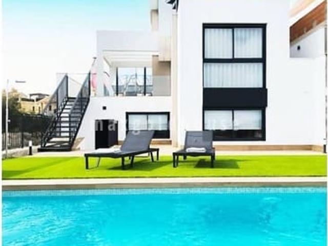 Chalet en venta en Algorfa, Alicante