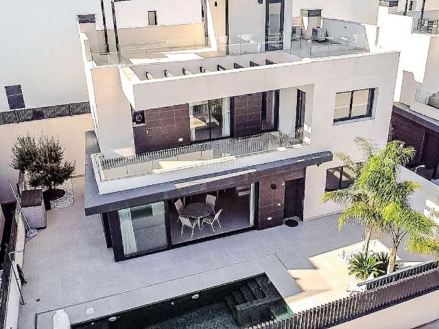 Chalet en venta en Algorfa. Chalets.