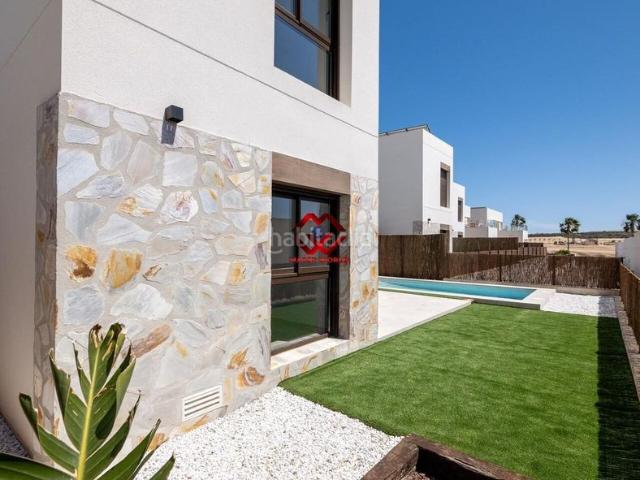 Chalet en venta en Algorfa. Exclusivas villas de nueva construcción en la zona del campo de golf de Algorfa. Chalets.