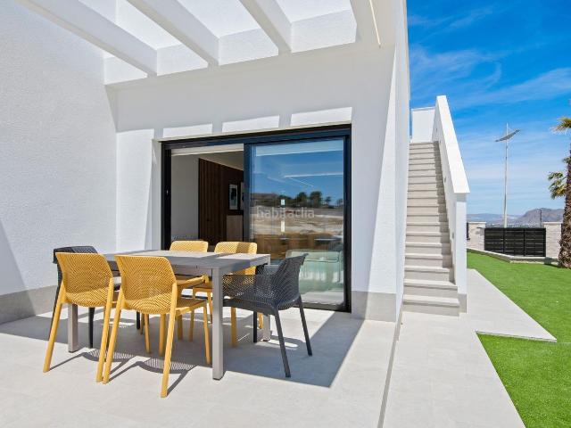 Chalet en venta en Algorfa. SE VENDE Villa con Piscina Privada en Algorfa, Alicante. Chalets.