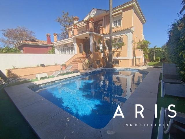 Chalet en venta en Alhaurín de la Torre, Capellanía Retamar. Casa Chalet independiente en venta, Alhaurín de la Torre. Chalets Alhaurín de la.
