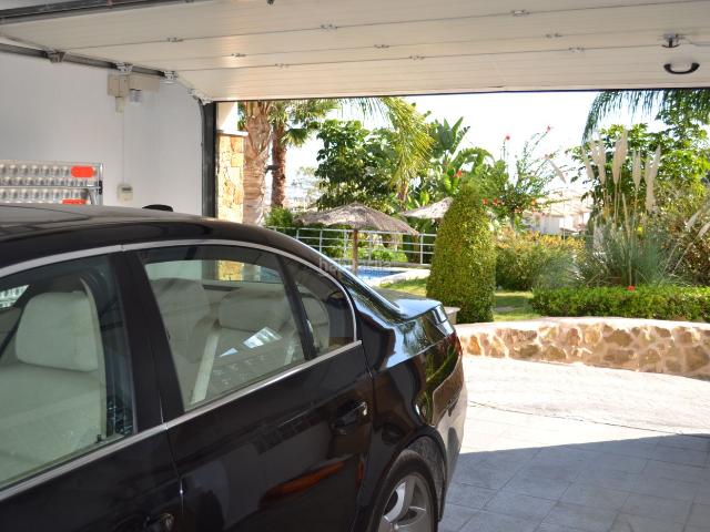 Chalet en venta en Alhaurín de la Torre, Capellanía Retamar. Chalet de Lujo en Alhaurín de la Torre con Vistas Panorámicas Incomparables. Chalets Alhaurín de la.