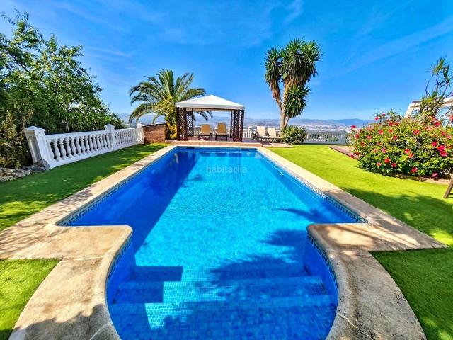 Chalet en venta en Alhaurín de la Torre, Jardines de Alhaurín Huerta Alta Fuensanguínea. Chalet independiente a la venta en Los Tomillares. Chalets Alhaurín de la.