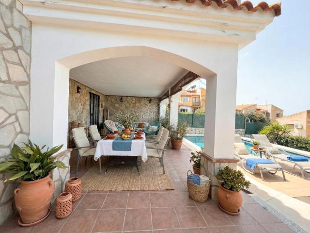 Chalet en venta en Alhaurín de la Torre, Manantiales Lagar Cortijo. Se vende Magnifico Chalet Pareado en Alhaurín de la Torre. Chalets Alhaurín de la.